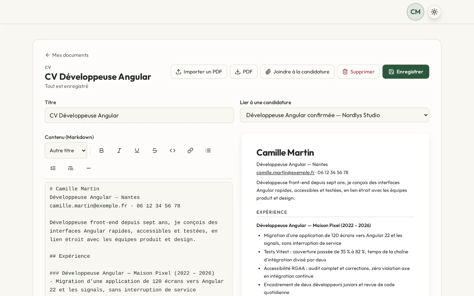 L'éditeur de CV de Candidash : l'analyse liste les mots-clés de l'offre absents du CV, puis le score monte quand ils sont ajoutés.